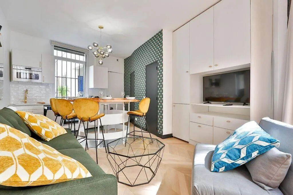 Sweet Home Le Marais, Place Des Vosges 4/5Pers! Париж 0*,  Франция